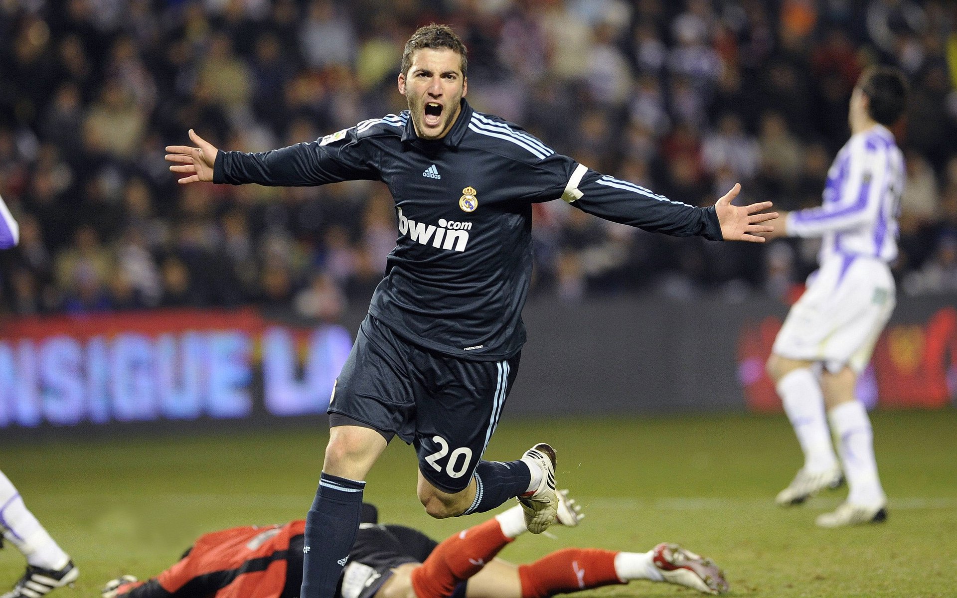 德国男将全程控速合理不急不躁,德国男乒