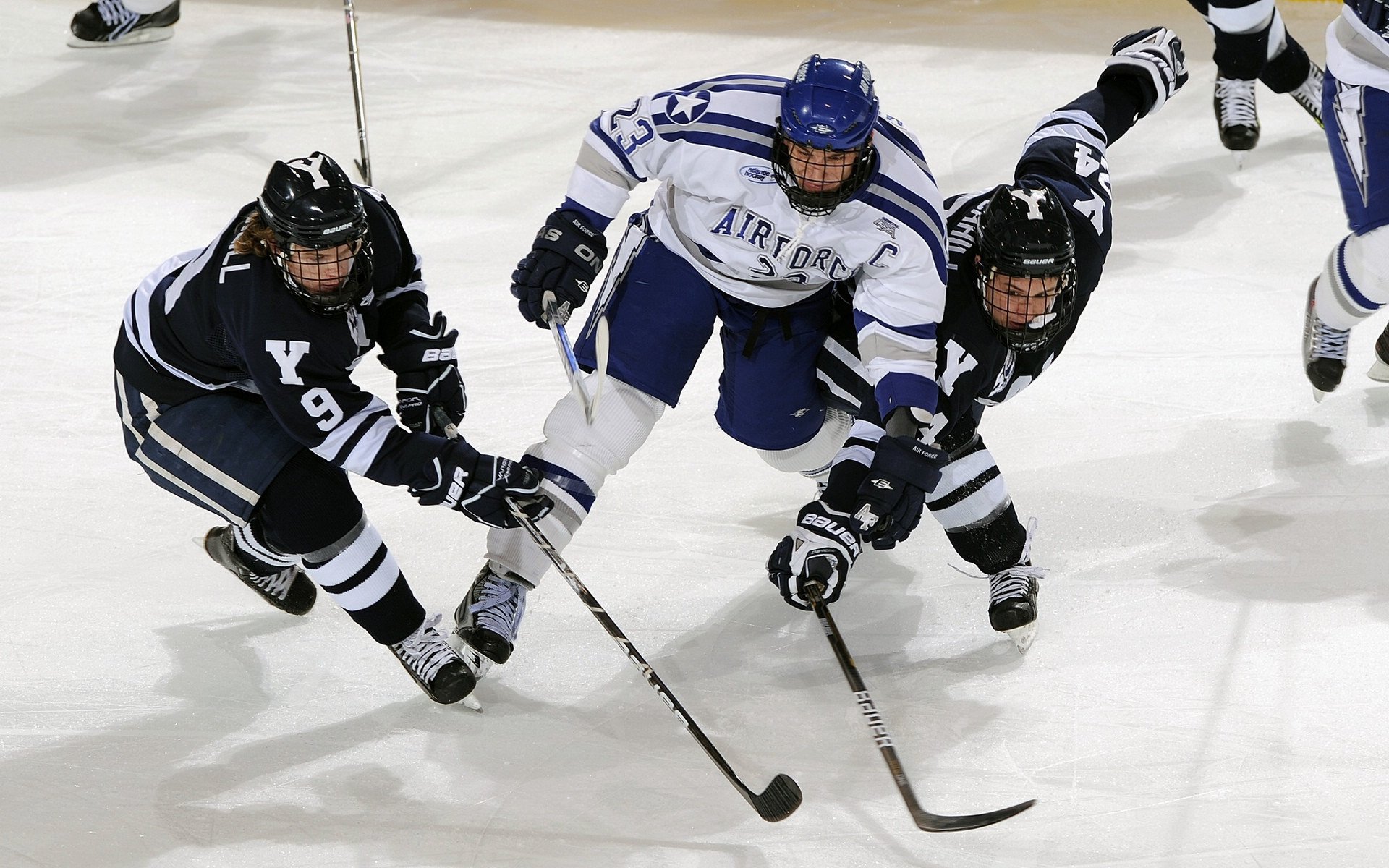 CBA联赛深化与国际篮球组织的合作交流，cba与国际篮球区别